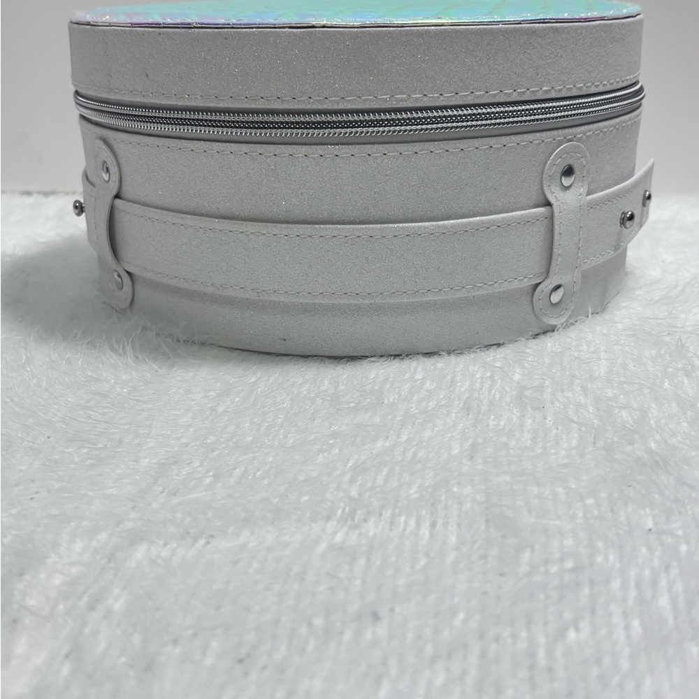 Disney Iridescent Blue Cosmetic Bag 🦄🦄 - Picture 6 of 10